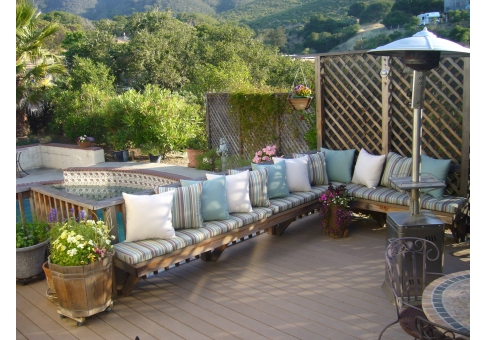 throw pillows, cushions