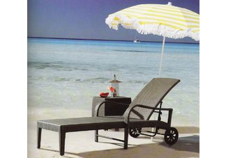 Outdoor wicker chaise lounger with wheels and side table set