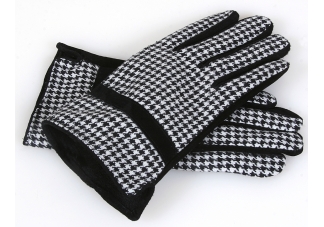Ladies Black and White Houndstooth Gloves