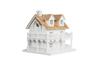 Cape Cod With Bracket