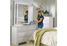 Elegent Cottage Style White Dresser and Mirror