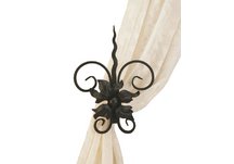 Tieback: Floral w/ Spear Pair46