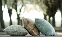 How to Measure Throw Pillows